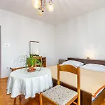 Apartamento Rona Ani