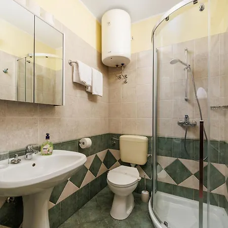 Rona Ani Appartement Ičići