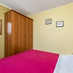 Rona Ani *